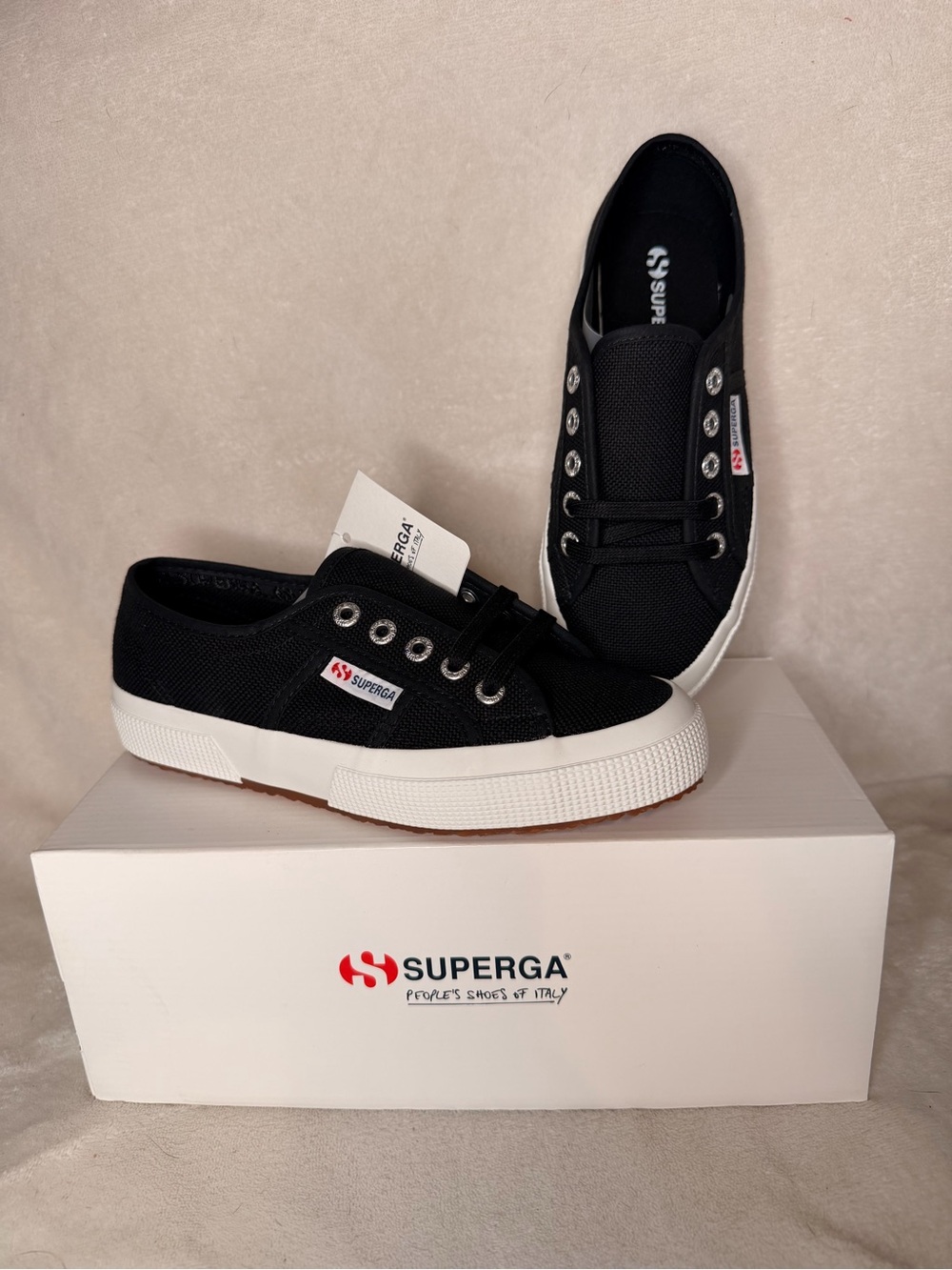 2750 Cotu Classic Sneakers - Black White - Size 4M/5.5W - New With Tags